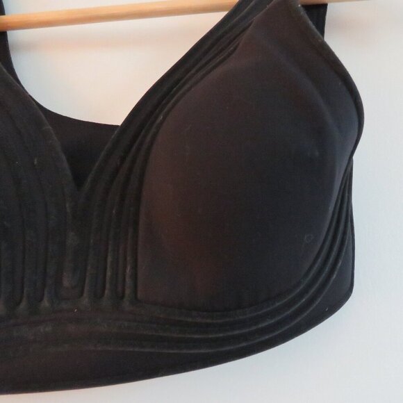 LULULEMON Get in Line Bra *Light Support, A/B Cups Black / Black - Size 2 - Picture 6 of 12